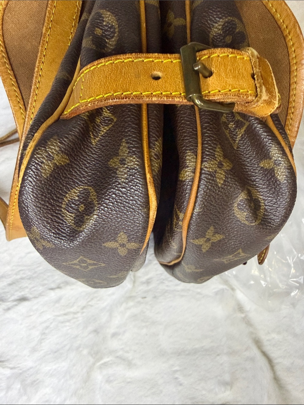 Louis Vuitton Saumur PM Monogram Canvas Messenger/Crossbody Bag - Picture 6 of 10